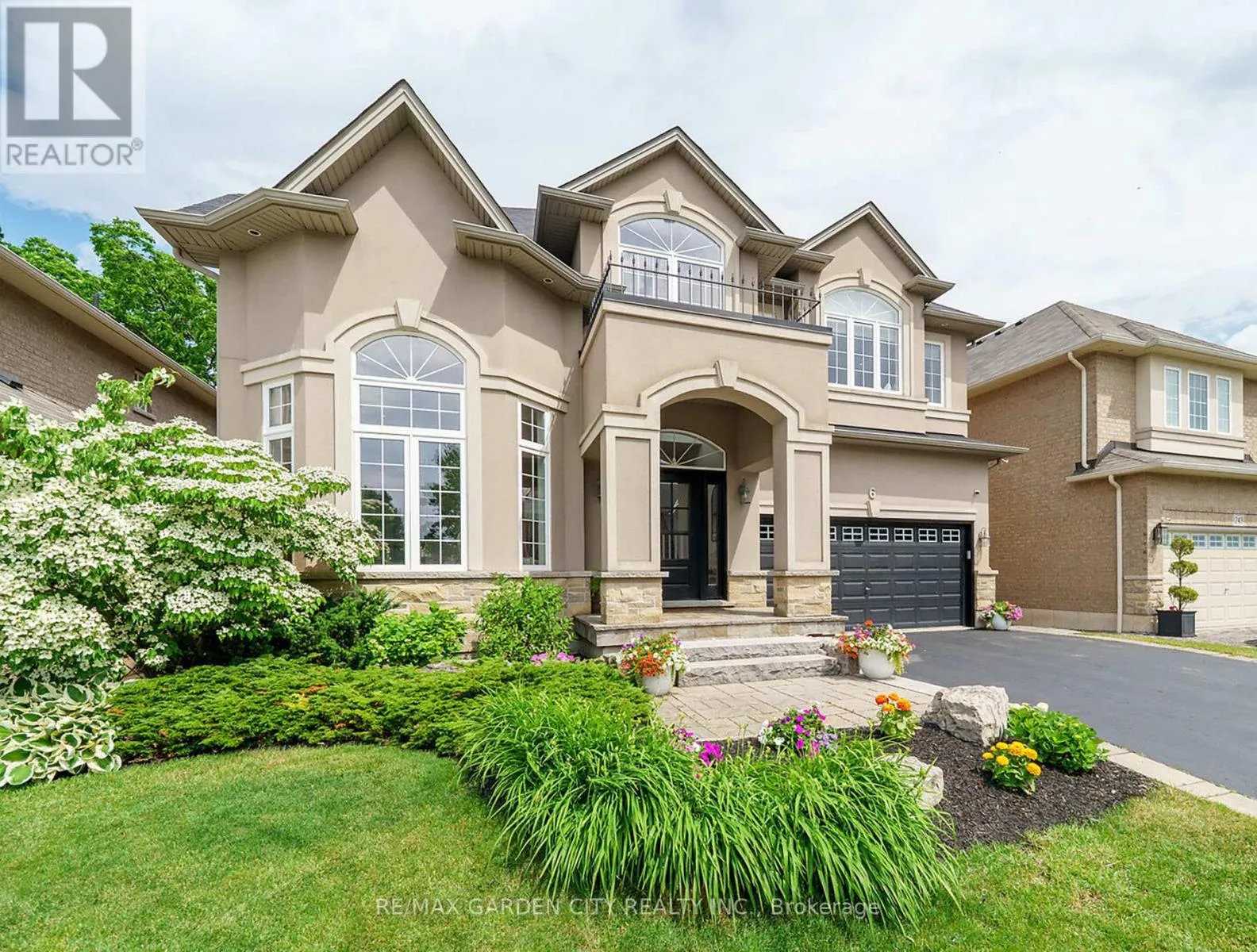 House for rent: 6 Vanderburgh Lane, Grimsby, Ontario L3M 1P5