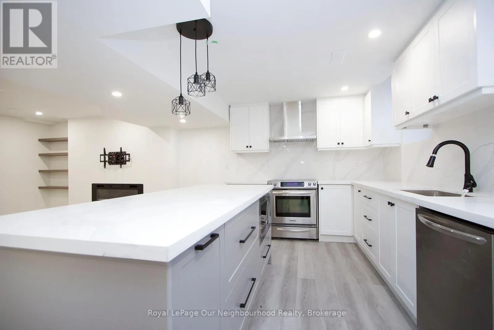 House for rent: 6 Westacott Crescent, Ajax, Ontario L1T 4H6