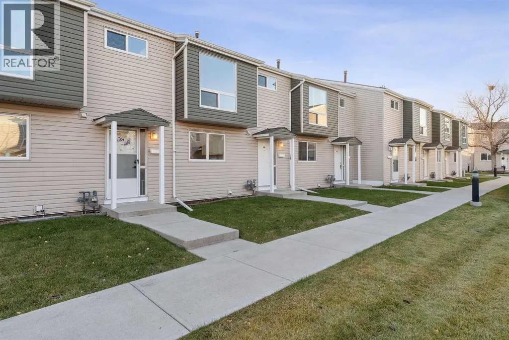 Row / Townhouse for rent: 60, 5425 Pensacola Crescent Se, Calgary, Alberta T2A 2G7