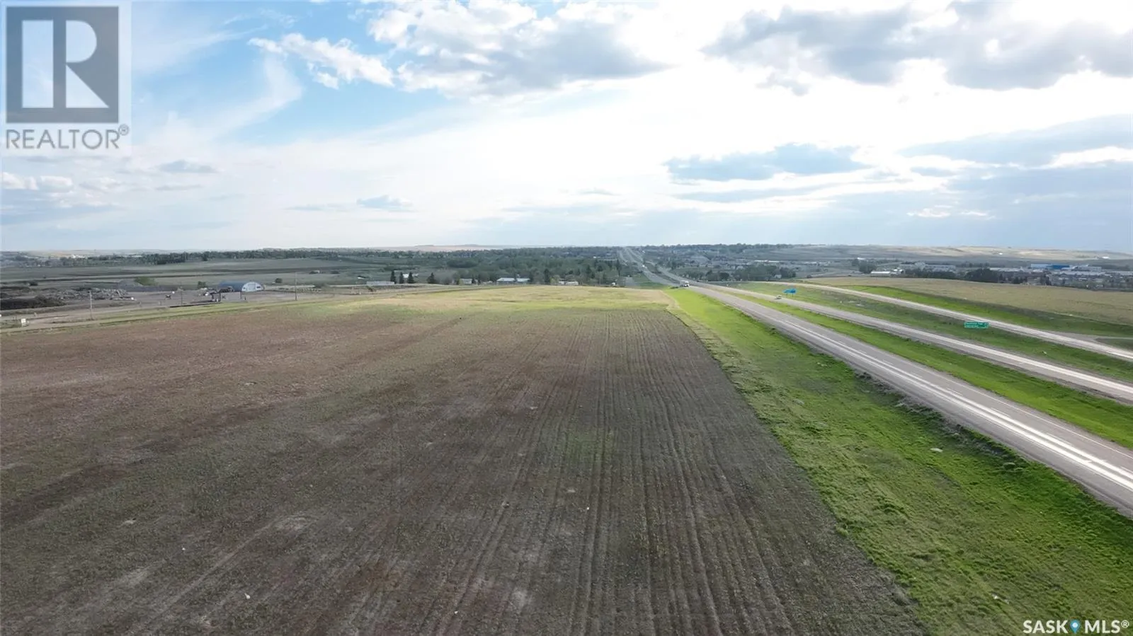 Unknown for rent: 60 Acres On Trans Canada Highway, Swift Current Rm No. 137, Saskatchewan S9H 2R2