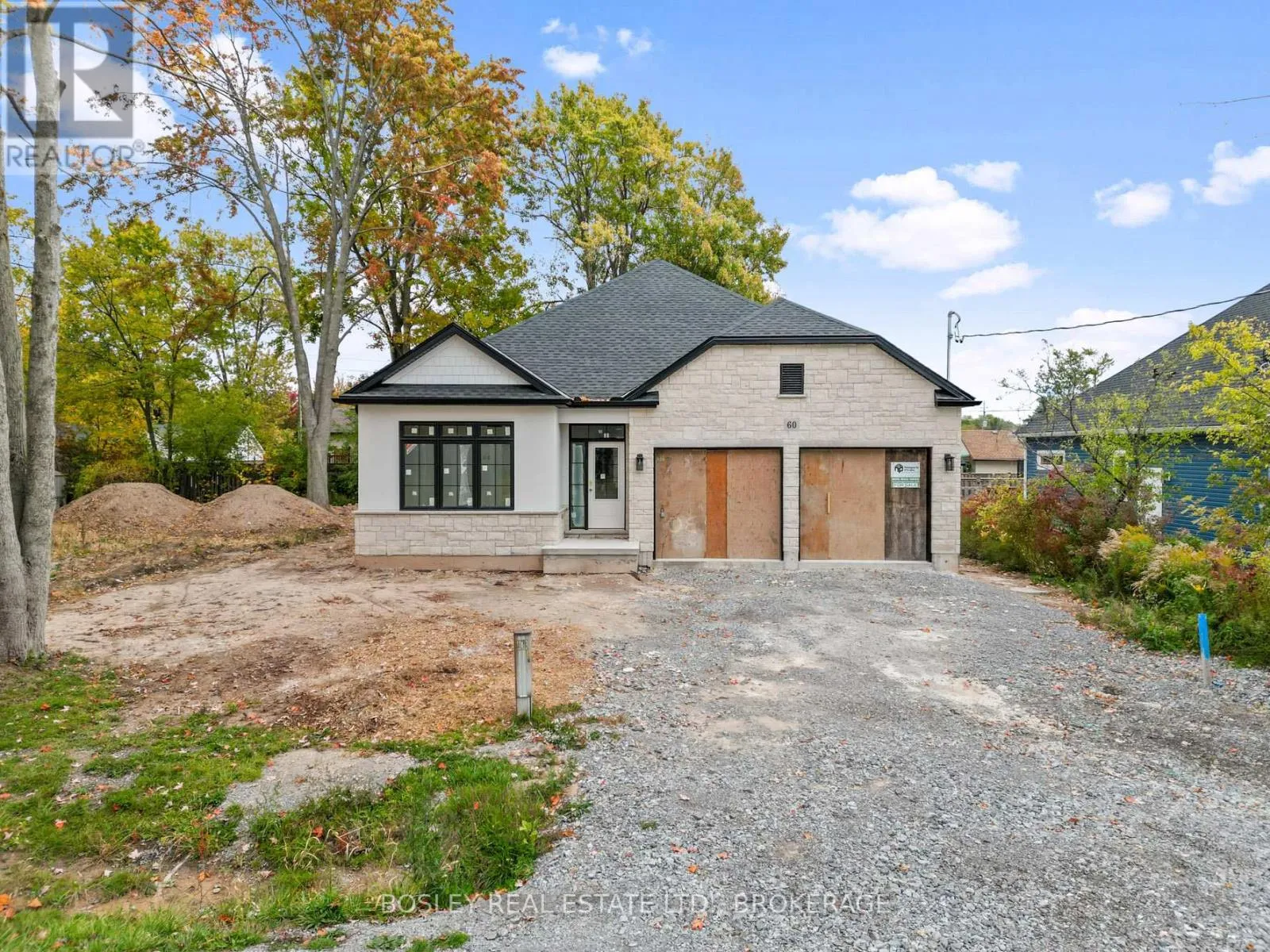 House for rent: 60 Pleasant Avenue N, Fort Erie, Ontario L0S 1N0