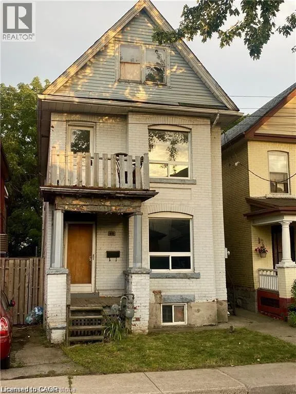 Triplex for rent: 60 William Street, Hamilton, Ontario L8L 5T7