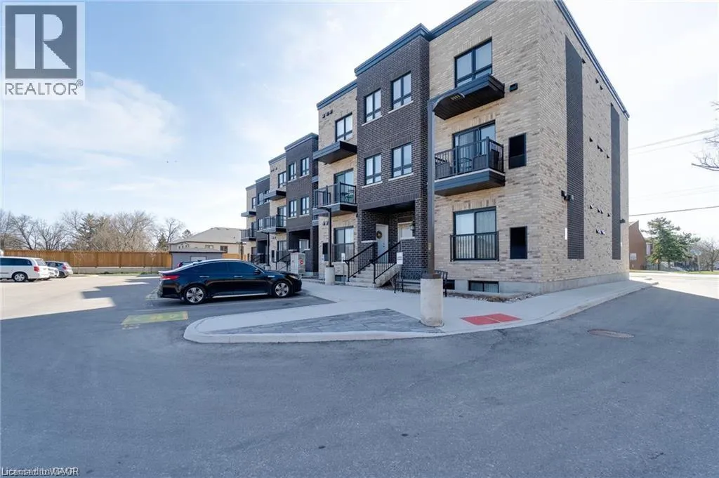 Row / Townhouse for rent: 600 Victoria Street S Unit# 20, Kitchener, Ontario N2M 0C3