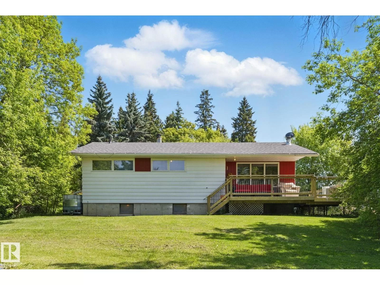 House for rent: 60027 Rr 40, Rural Barrhead County, Alberta T7N 1N3