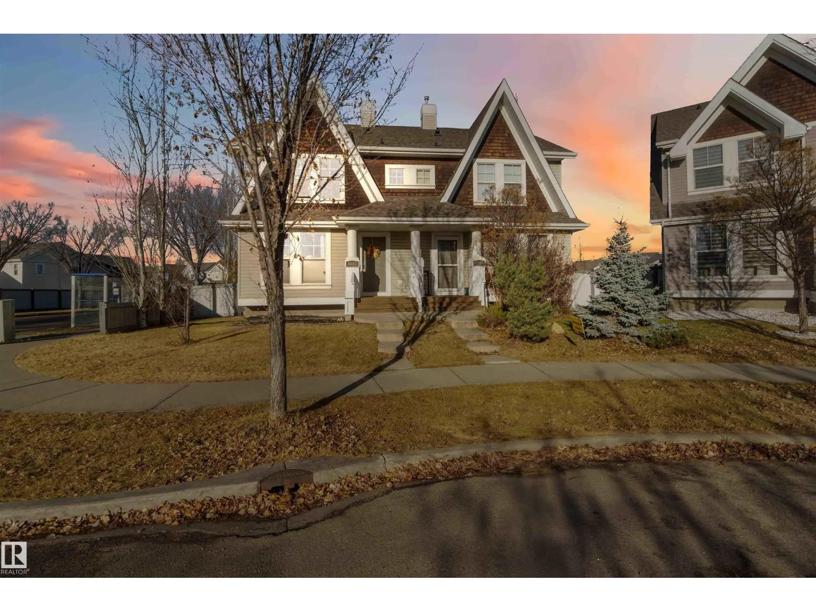 Duplex for rent: 6003 Stanton Dr Sw, Edmonton, Alberta T6X 1H3