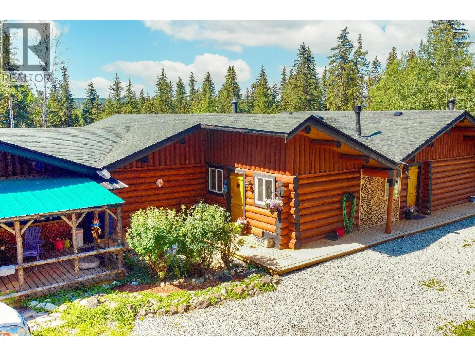 House for rent: 6006 Valleyview Drive, 100 Mile House, British Columbia V0K 2E3