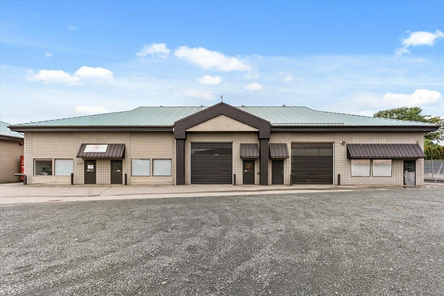 601 & 604 8950 Young Road|chilliwack Downtown, Chilliwack, British Columbia V2P 7X9