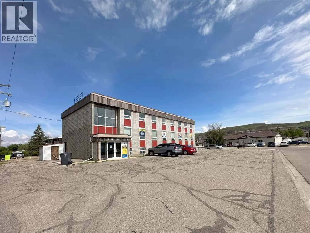 Commercial Mix for rent: 601 7 Street E, Drumheller, Alberta T0J 0Y5