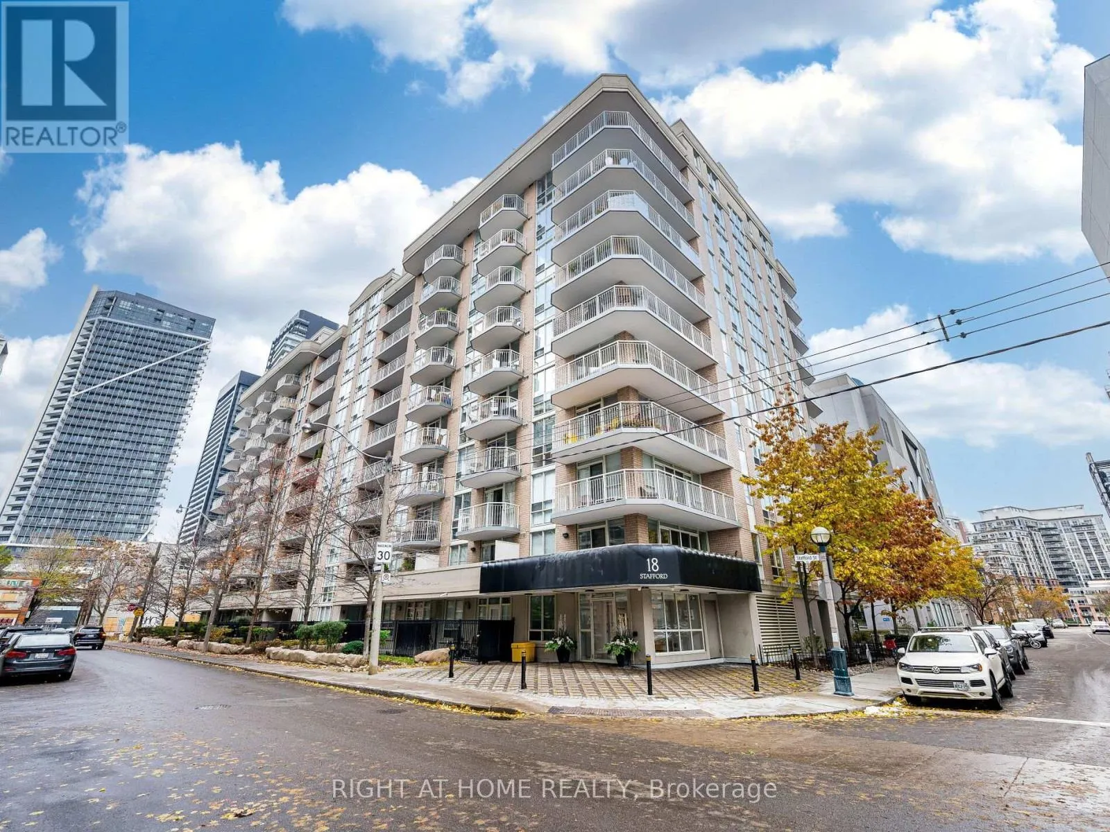 Apartment for rent: 602 - 18 Stafford Street, Toronto, Ontario M5V 3W4