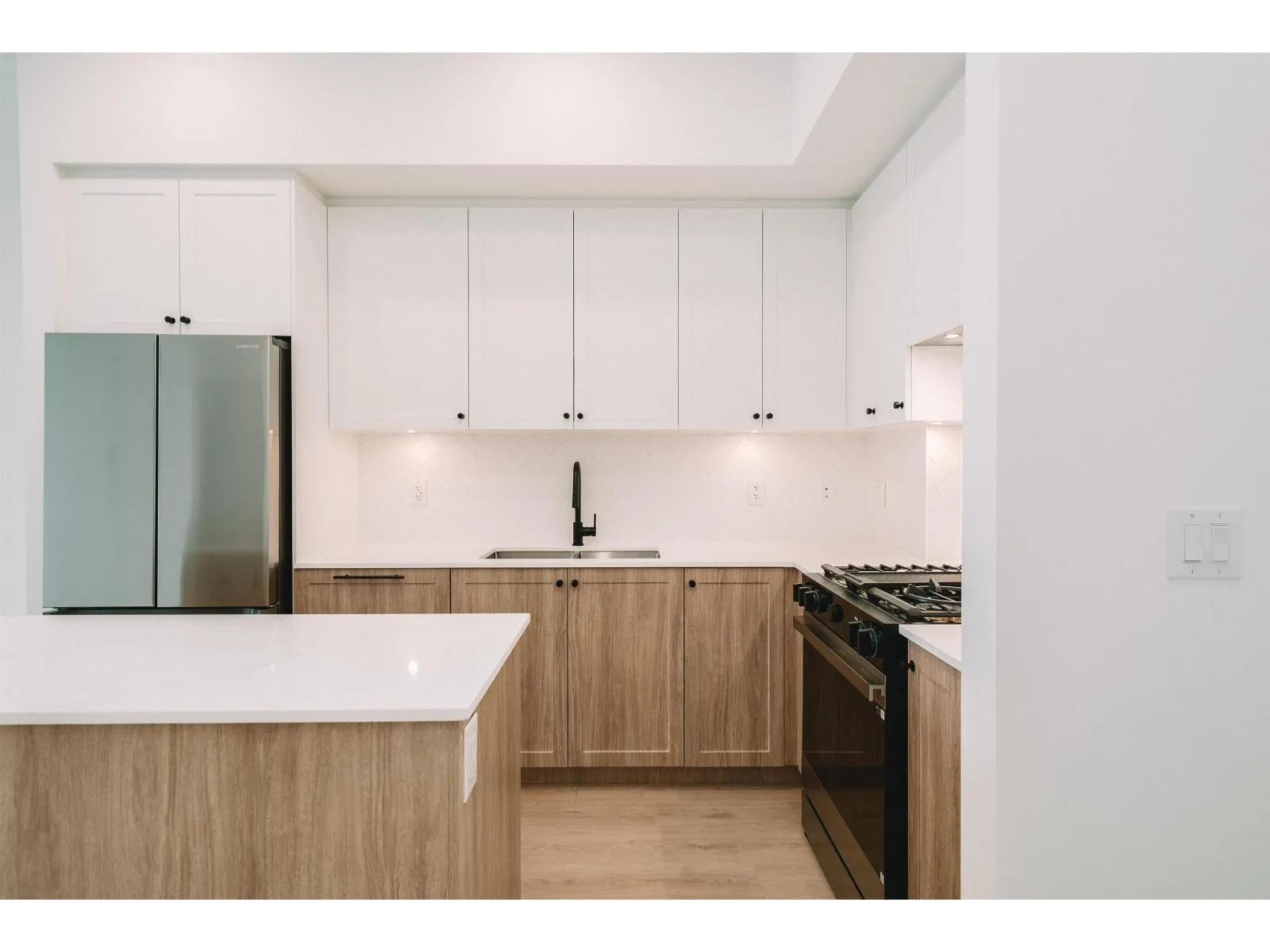 Apartment for rent: 602 19979 76 Avenue, Langley, British Columbia V2Y 3Y2