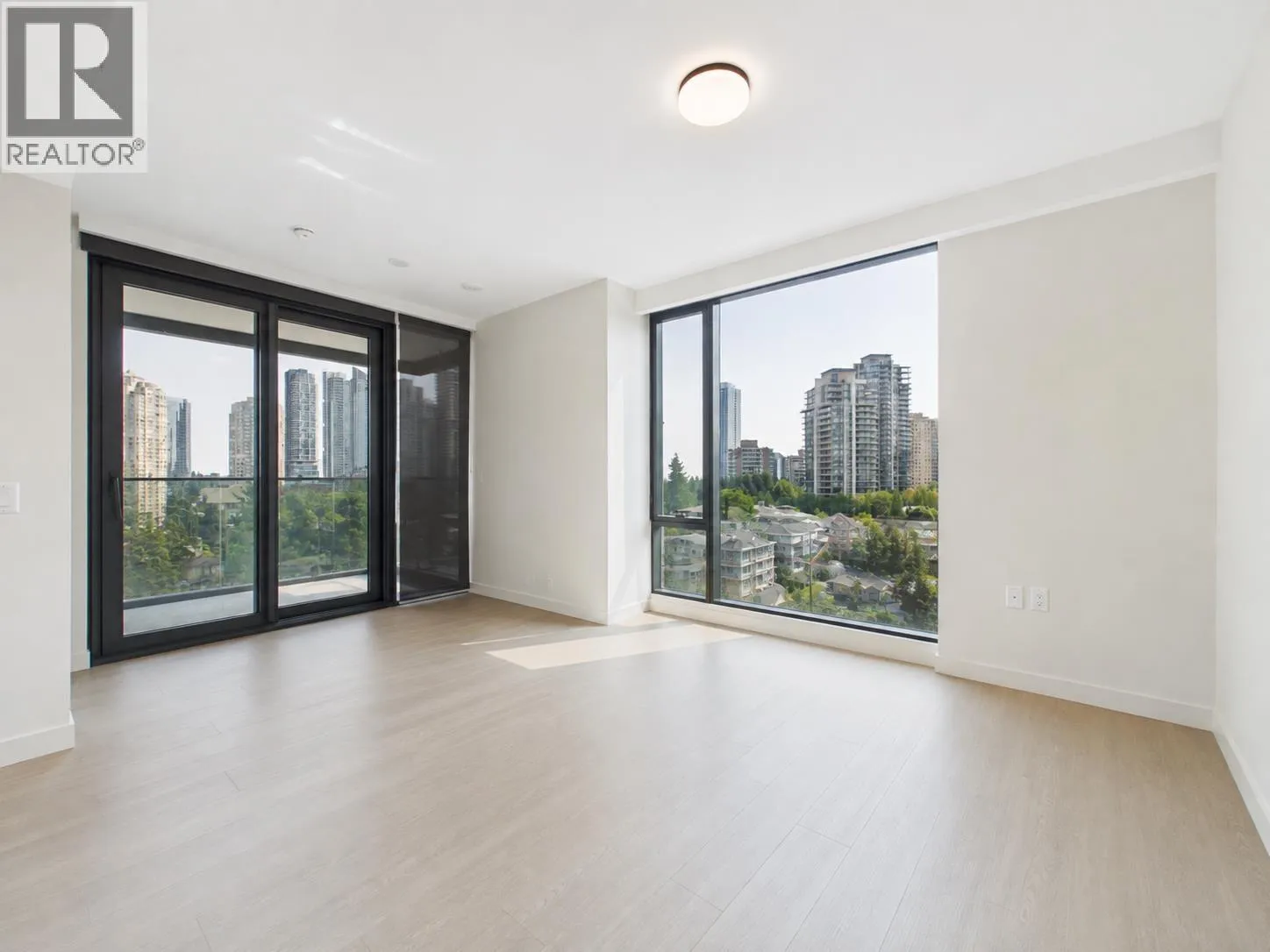 Apartment for rent: 602 5987 Wilson Avenue, Burnaby, British Columbia V5H 0L7