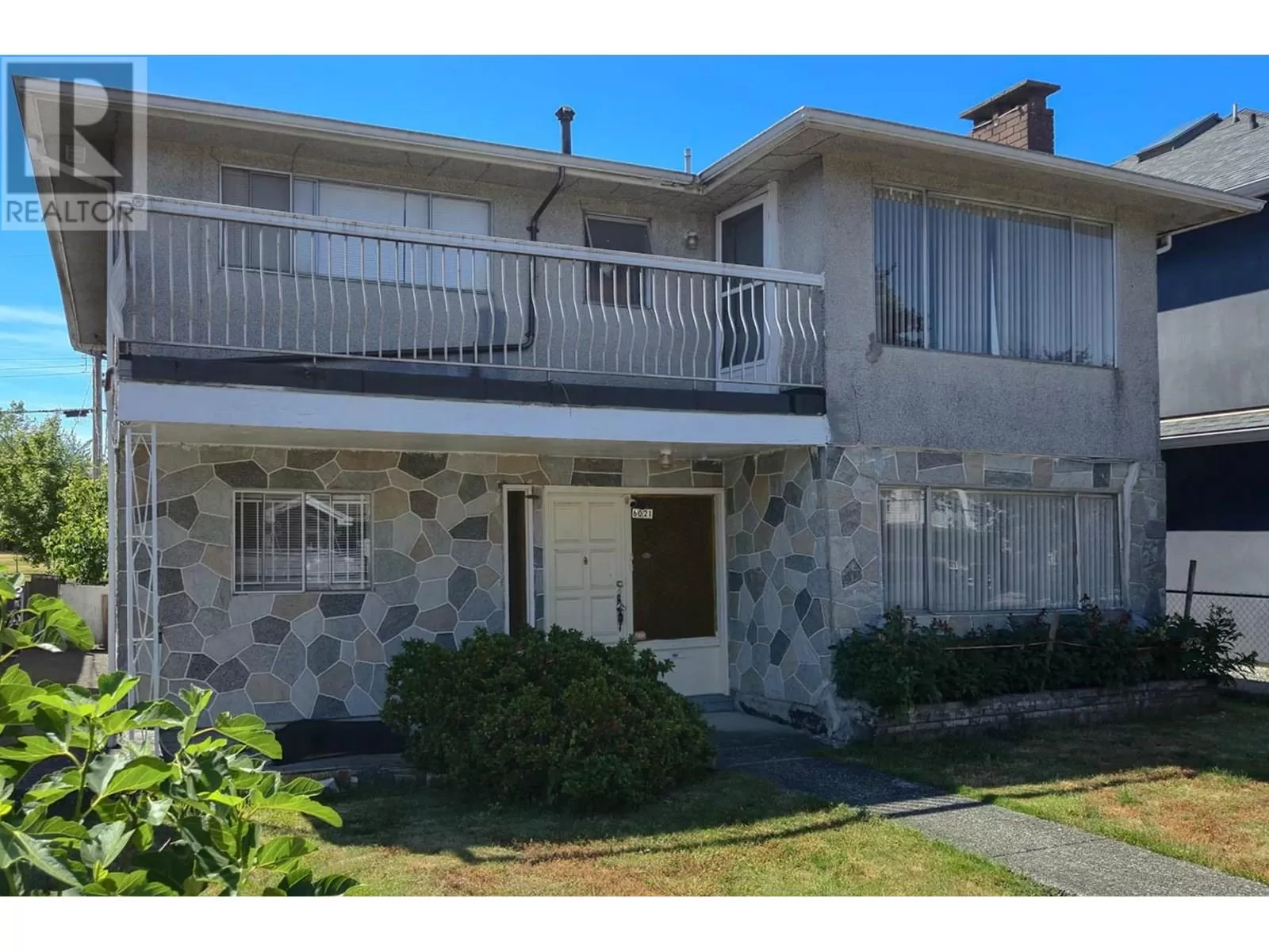 House for rent: 6021 Commercial Street, Vancouver, British Columbia V5P 3P1