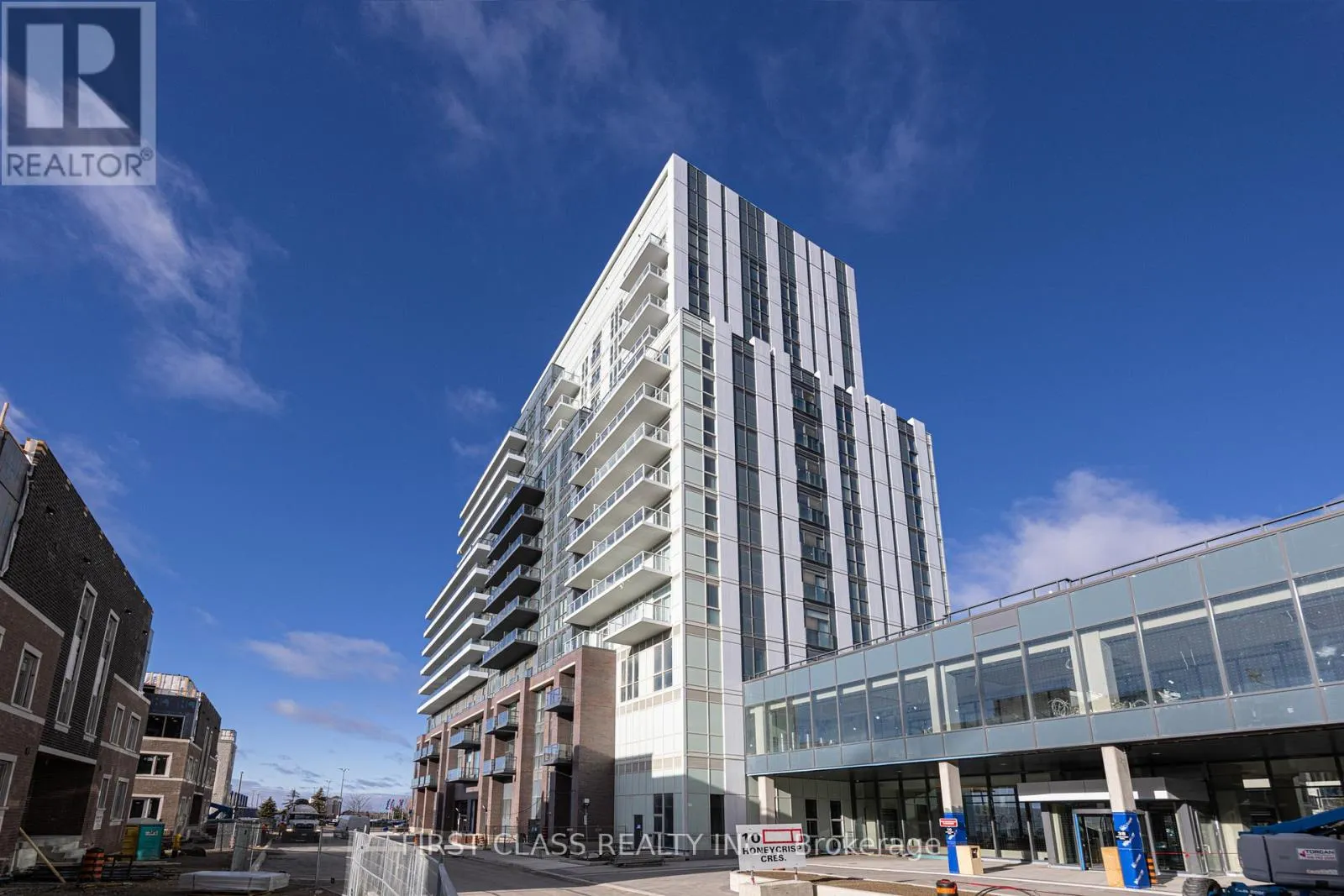 Apartment for rent: 603 - 10 Honeycrisp Crescent, Vaughan, Ontario L4K 0M7