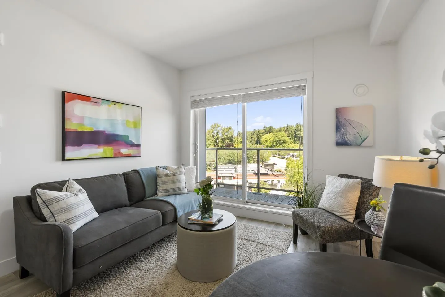 Apartment for rent: 603 13978 Fraser Highway, Surrey, British Columbia V3T 0P2