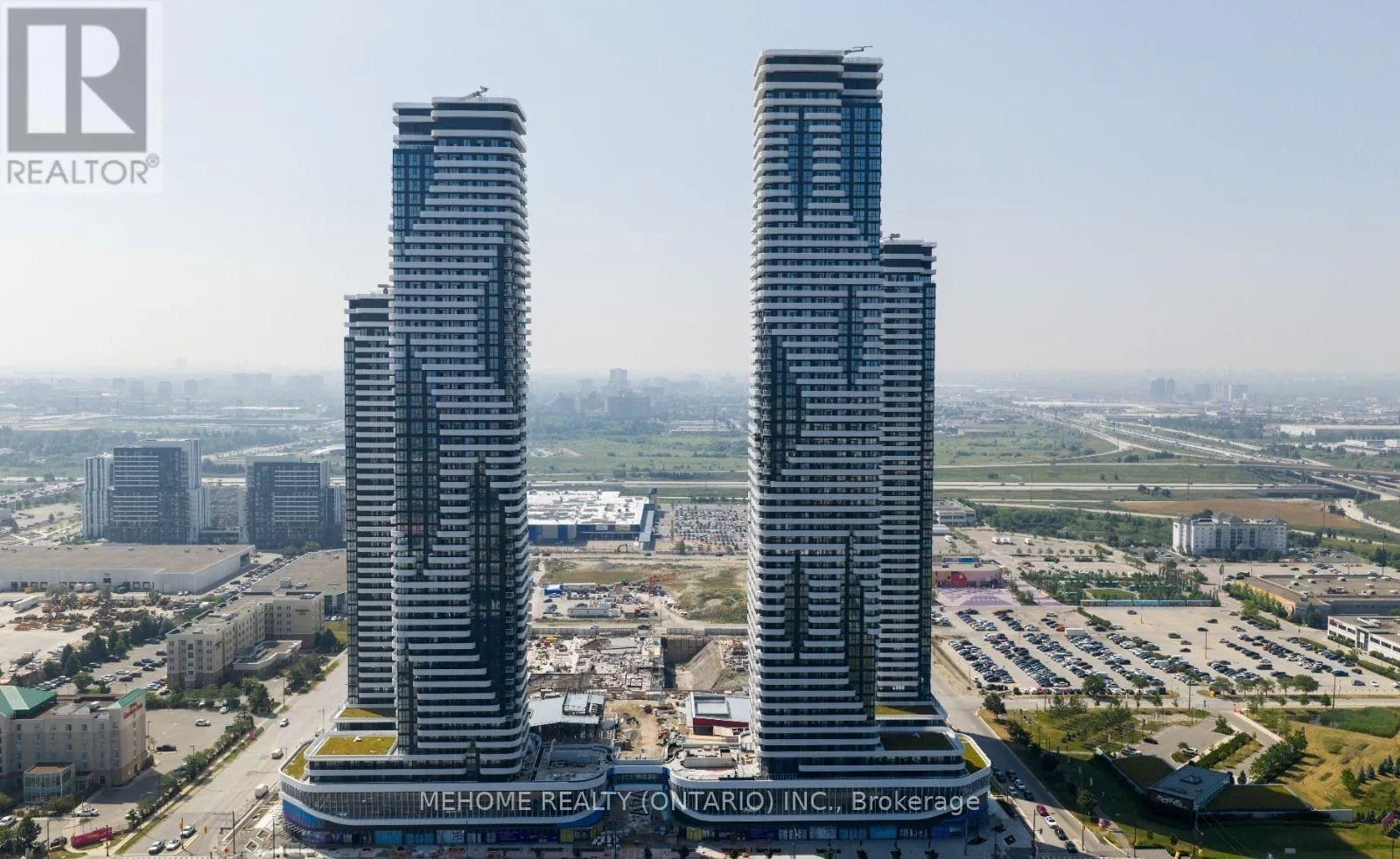 Apartment for rent: 603 - 8 Interchange Way, Vaughan, Ontario L4K 5Z7