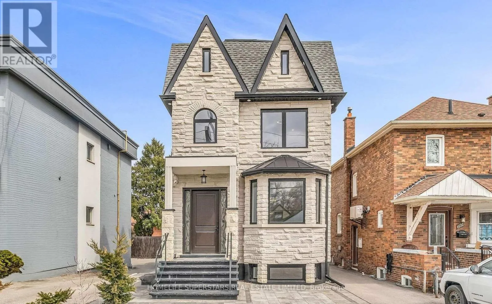 House for rent: 603 Royal York Road, Toronto, Ontario M8Y 2S8