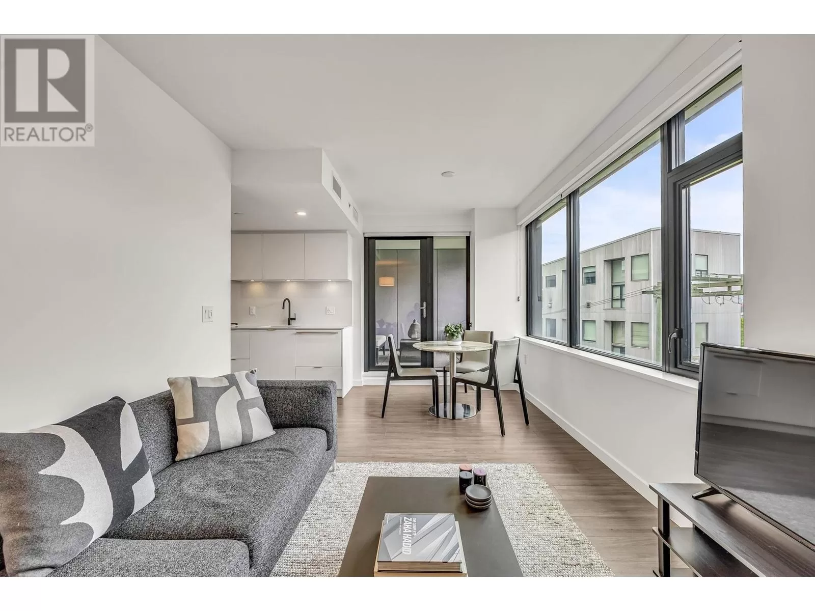 Apartment for rent: 604 210 E 5th Avenue, Vancouver, British Columbia V5T 0K1