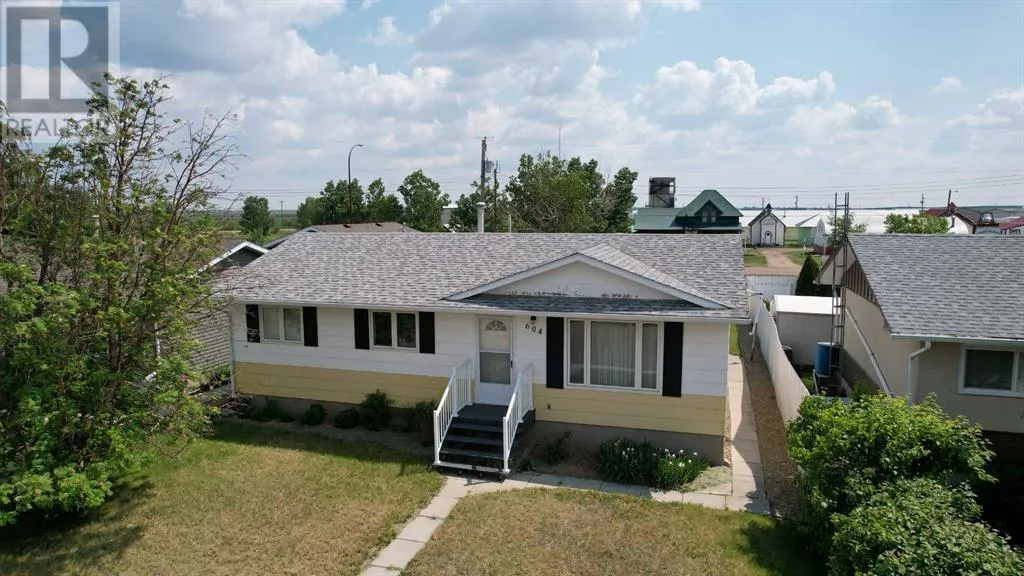 House for rent: 604 3 Street E, Hanna, Alberta T0J 1P0