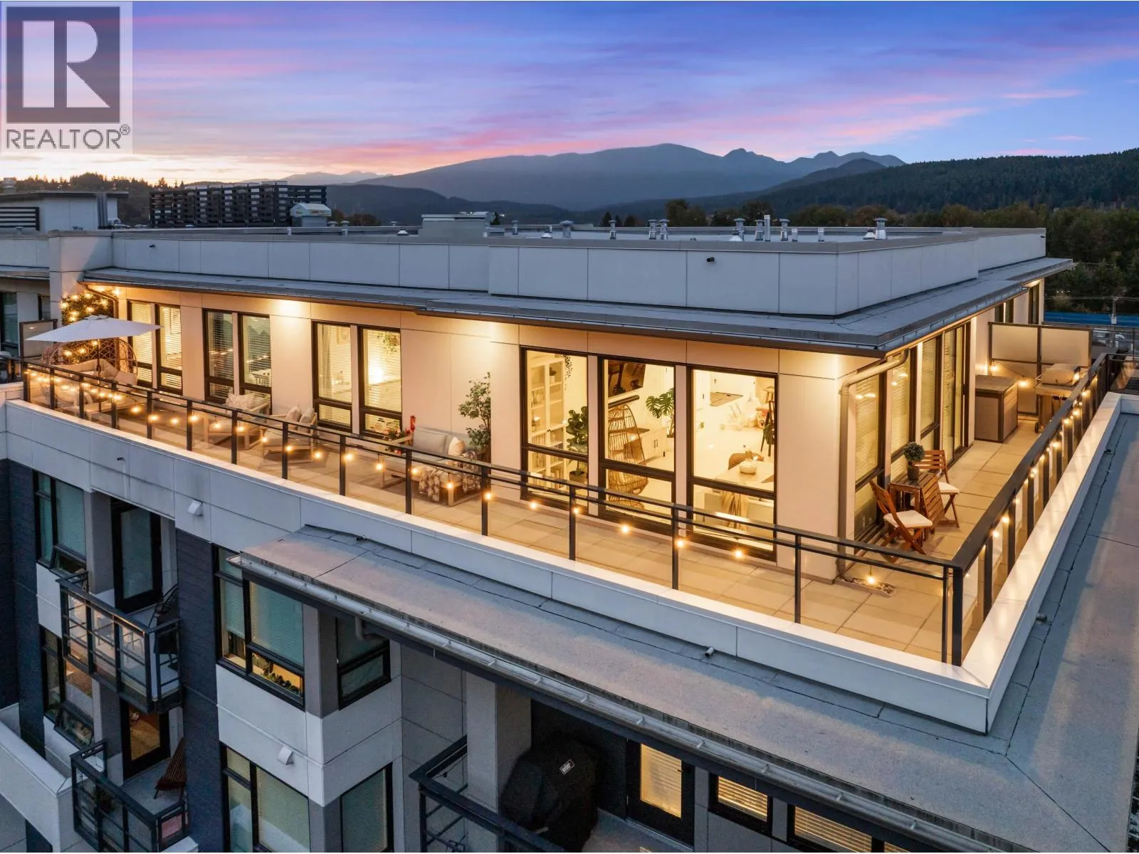 Apartment for rent: 604 3018 St George Street, Port Moody, British Columbia V3H 2H7