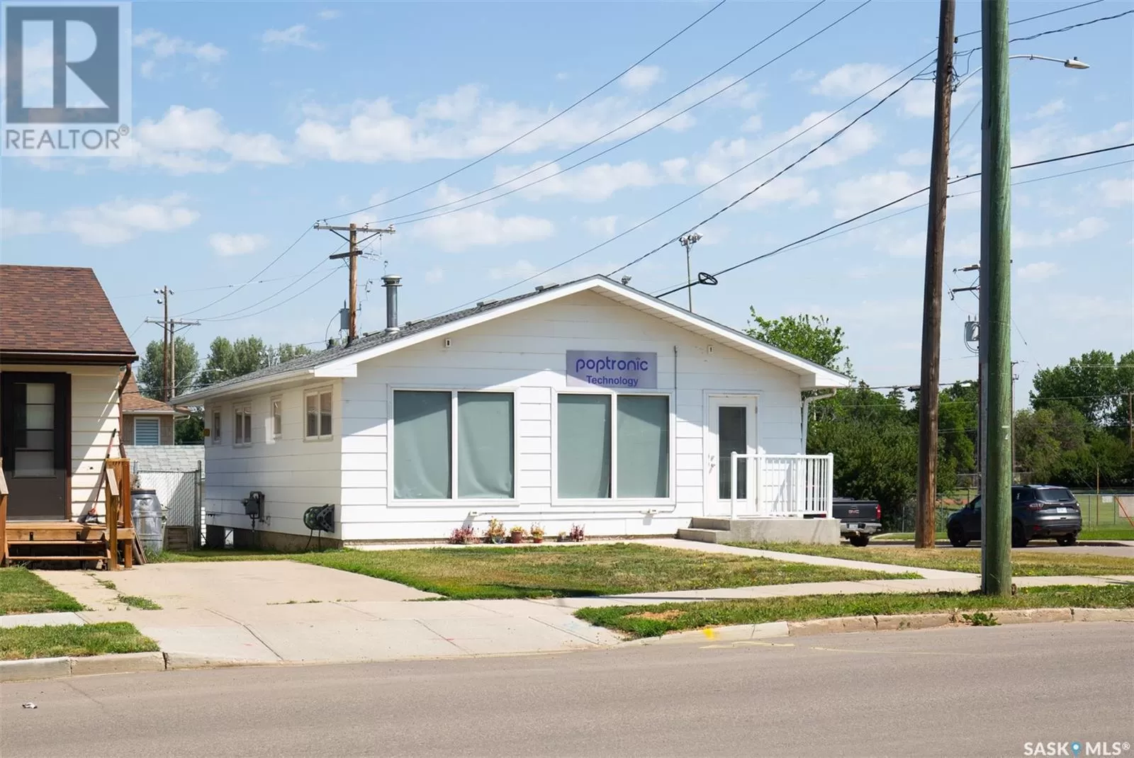 Retail for rent: 604 3rd Avenue Ne, Moose Jaw, Saskatchewan S6H 0L5