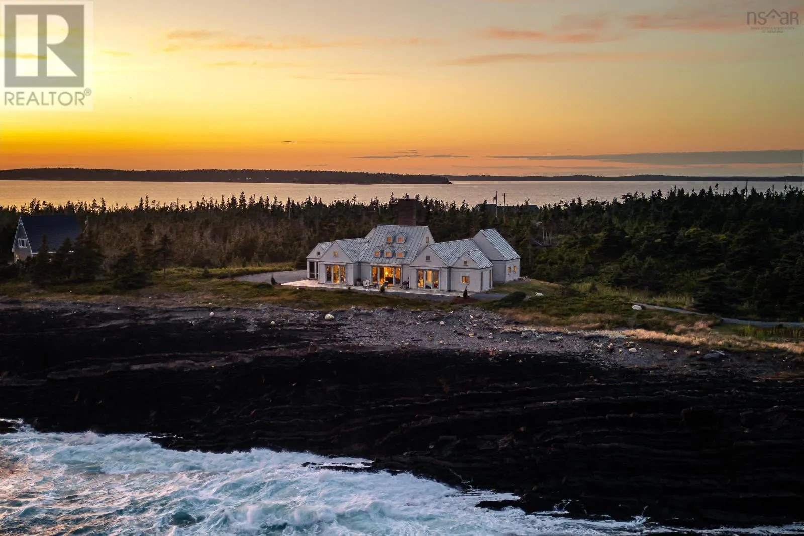 House for rent: 604 Middle Road, Kingsburg, Nova Scotia B0J 2X0