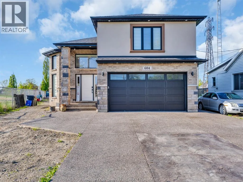 House for rent: 604 South Pacific Avenue, Windsor, Ontario N8X 2W8