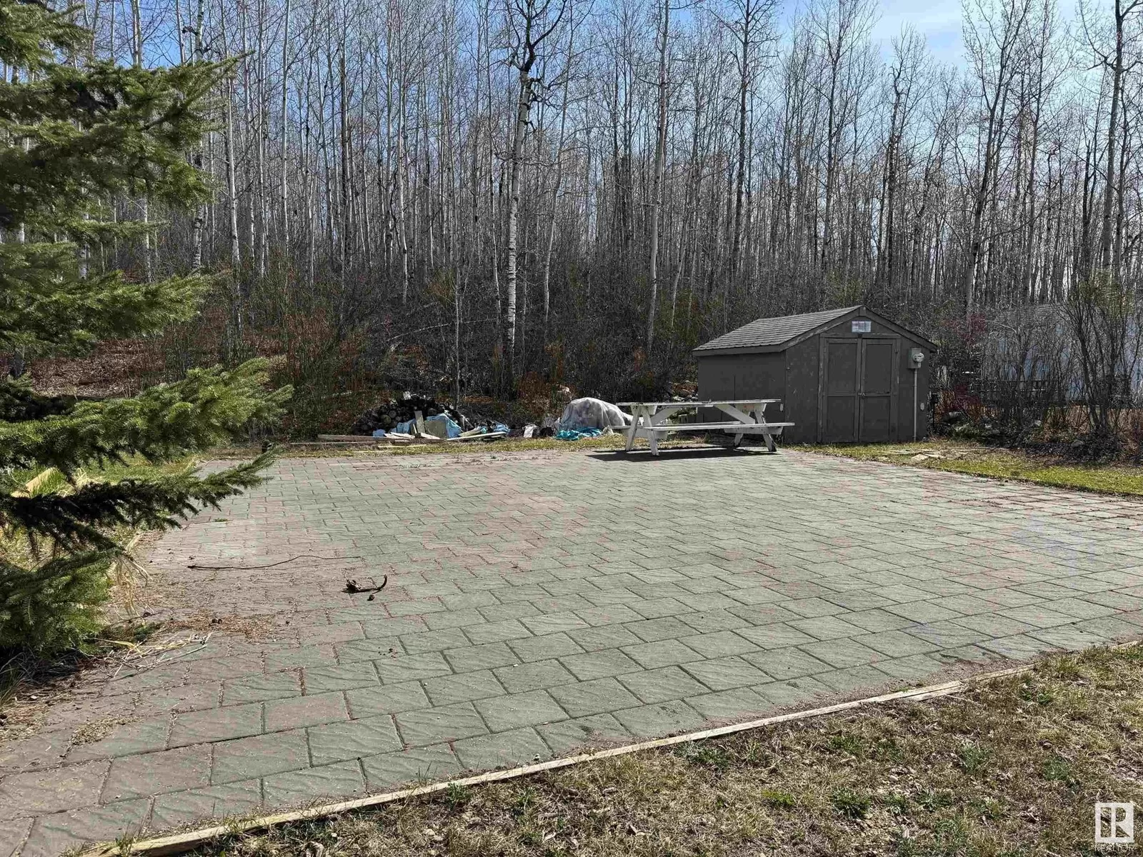 No Building for rent: 604 Willow Dr, Rural Athabasca County, Alberta T9S 1R6