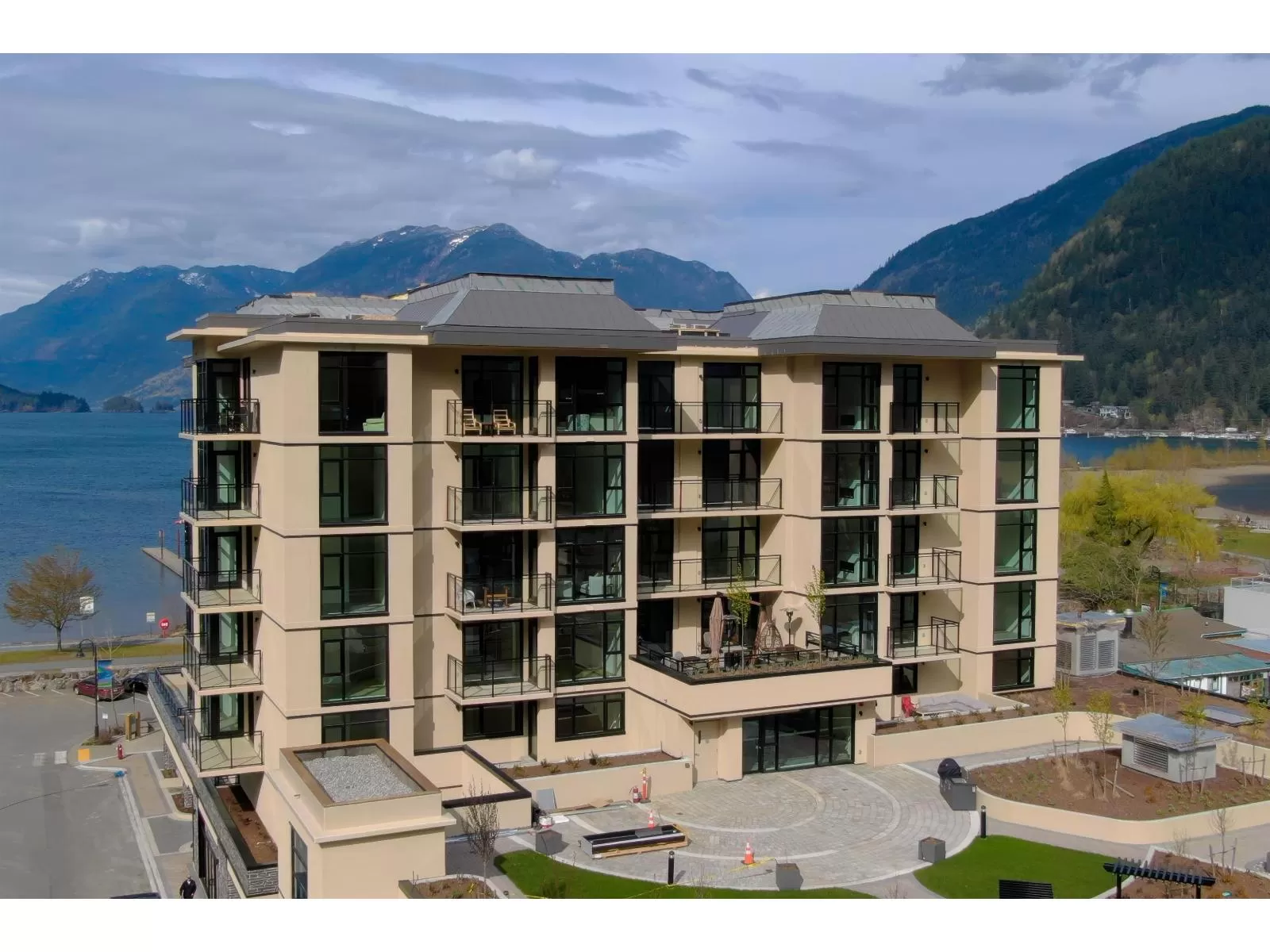 Apartment for rent: 605 120 Esplanade Avenue|harrison Hot Springs, Harrison Hot Springs, British Columbia V0M 1K0