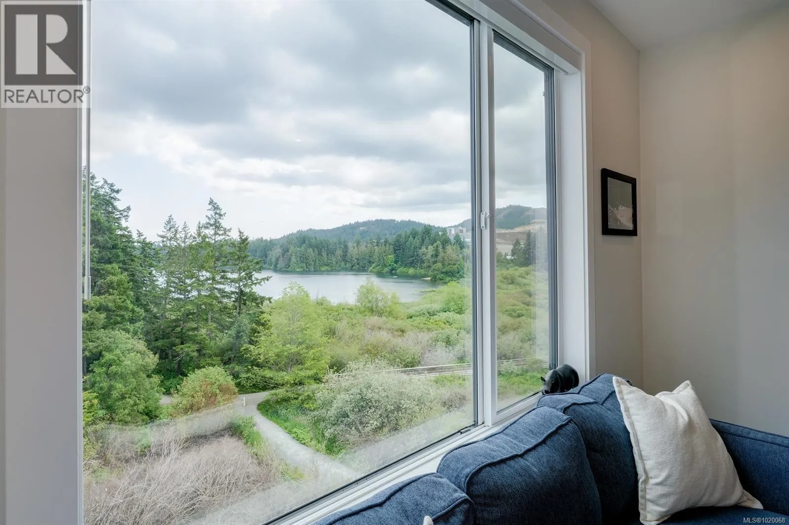 Apartment for rent: 605 1361 Goldstream Ave, Langford, British Columbia V9B 2W2