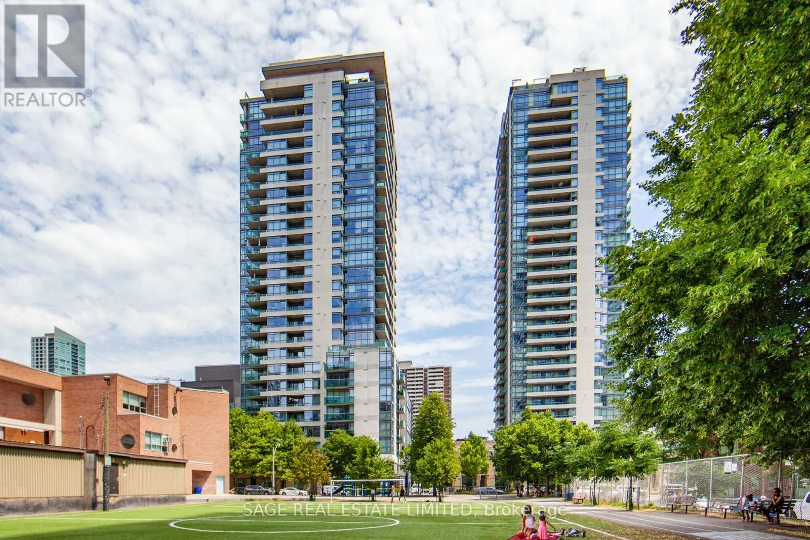 Apartment for rent: 605 - 281 Mutual Street, Toronto, Ontario M4Y 1X6