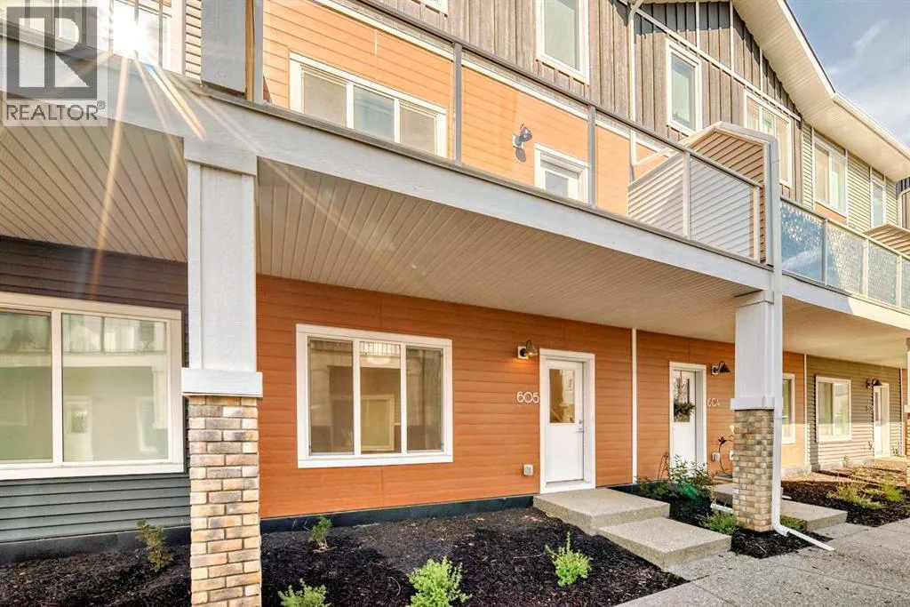 Row / Townhouse for rent: 605, 335 Creekside Boulevard Sw, Calgary, Alberta T2X 5L1