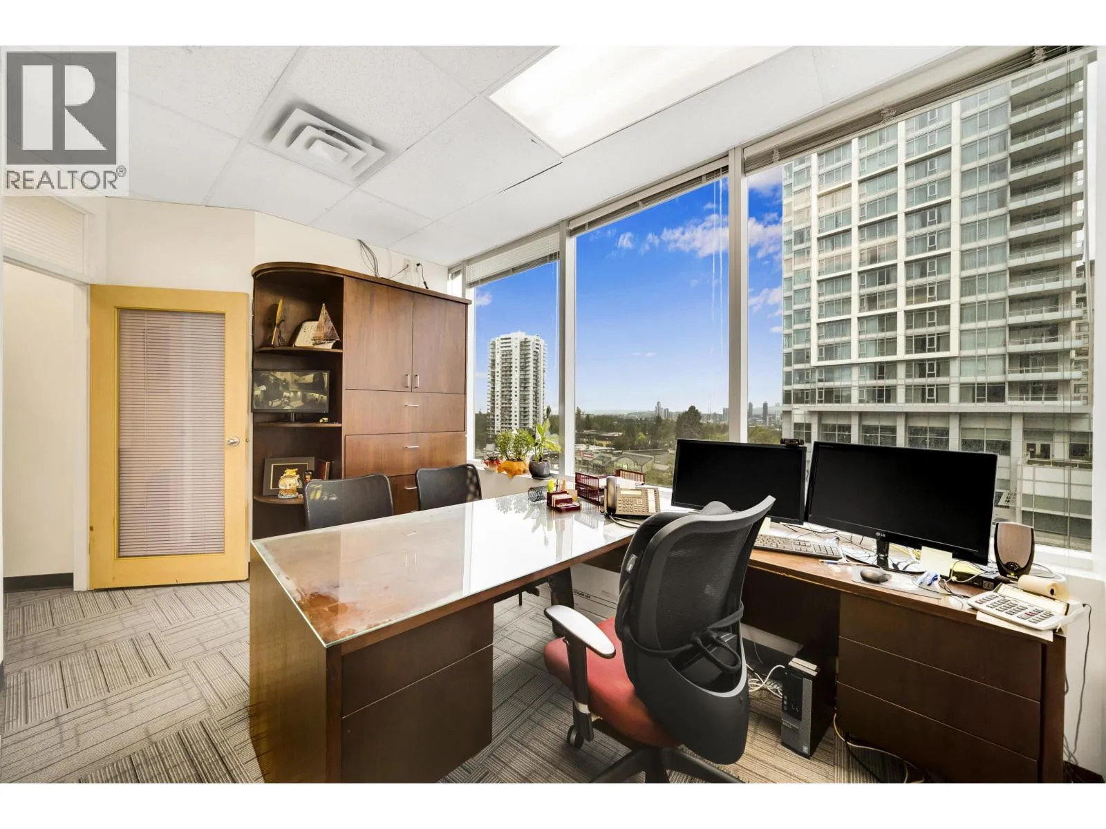 605 4538 Kingsway, Burnaby, British Columbia V5H 4T9