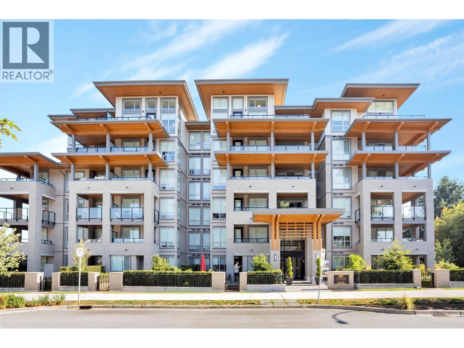 Apartment for rent: 605 7588 16th Street, Burnaby, British Columbia V3N 0H8