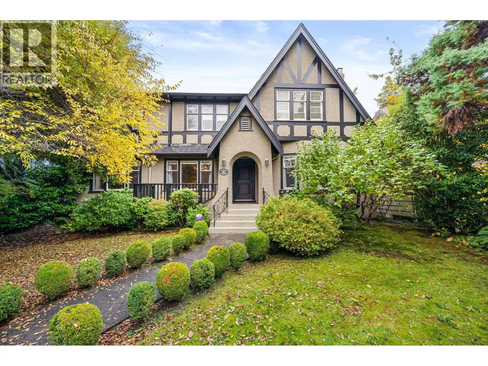 House for rent: 6050 Athlone Street, Vancouver, British Columbia V6M 3A4