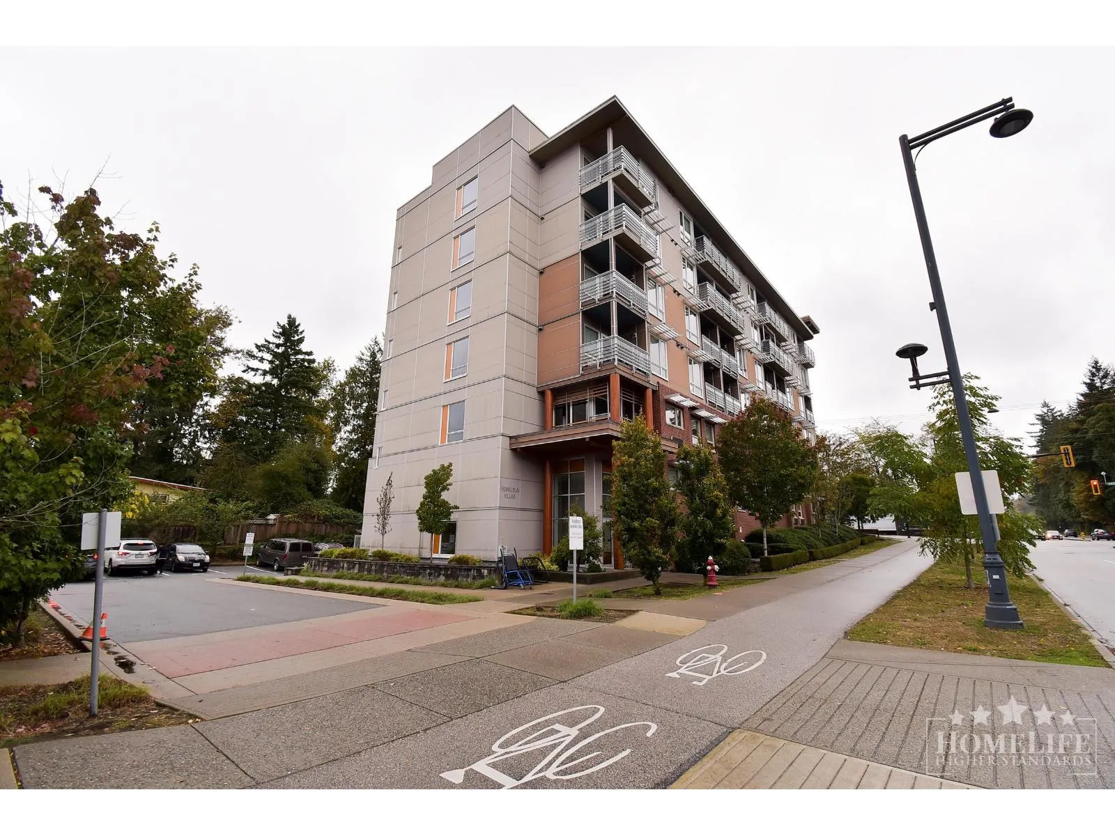 Apartment for rent: 606 13969 100 Avenue, Surrey, British Columbia V3T 1J4