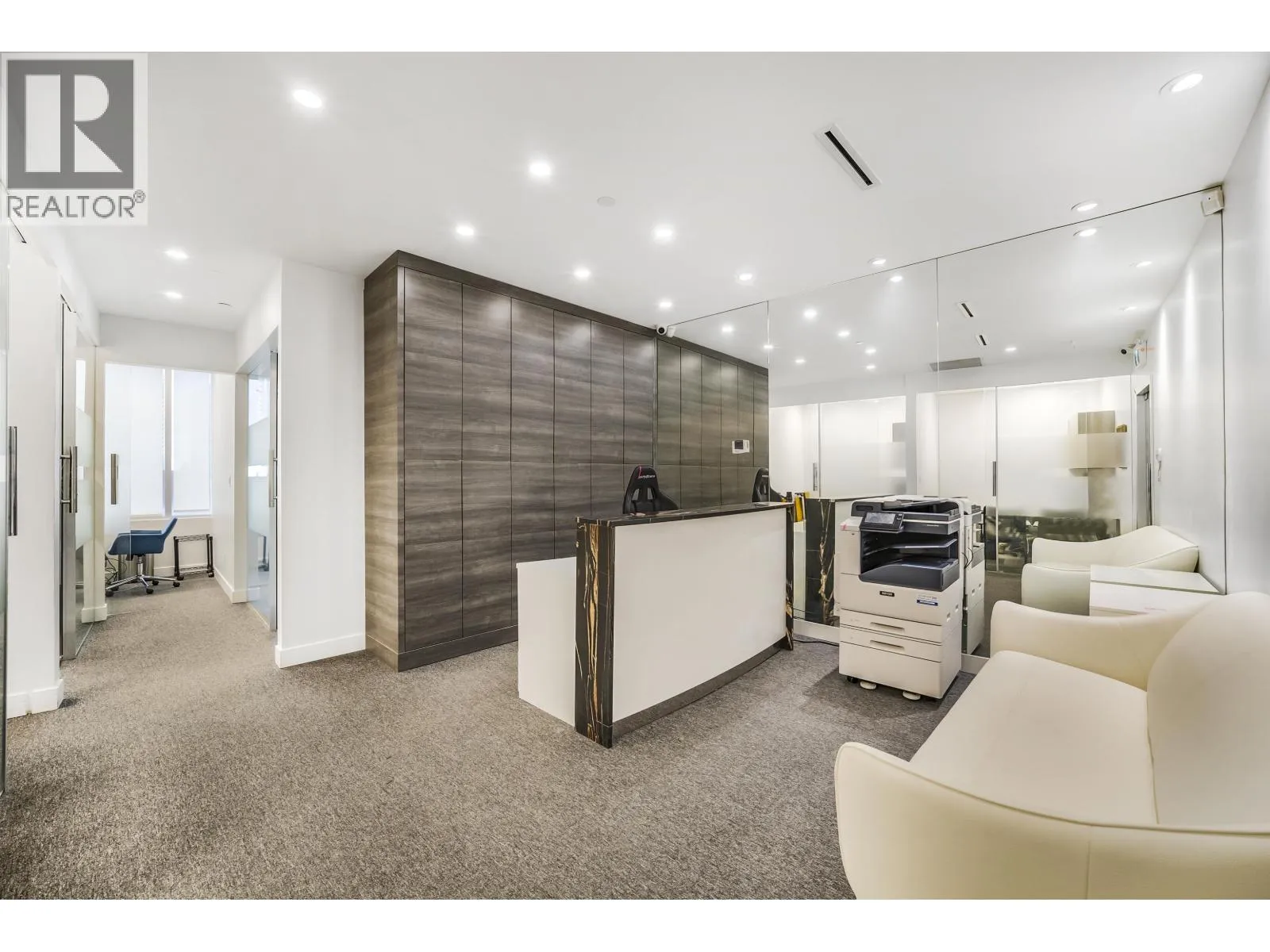 606 4538 Kingsway, Burnaby, British Columbia V5H 4T9