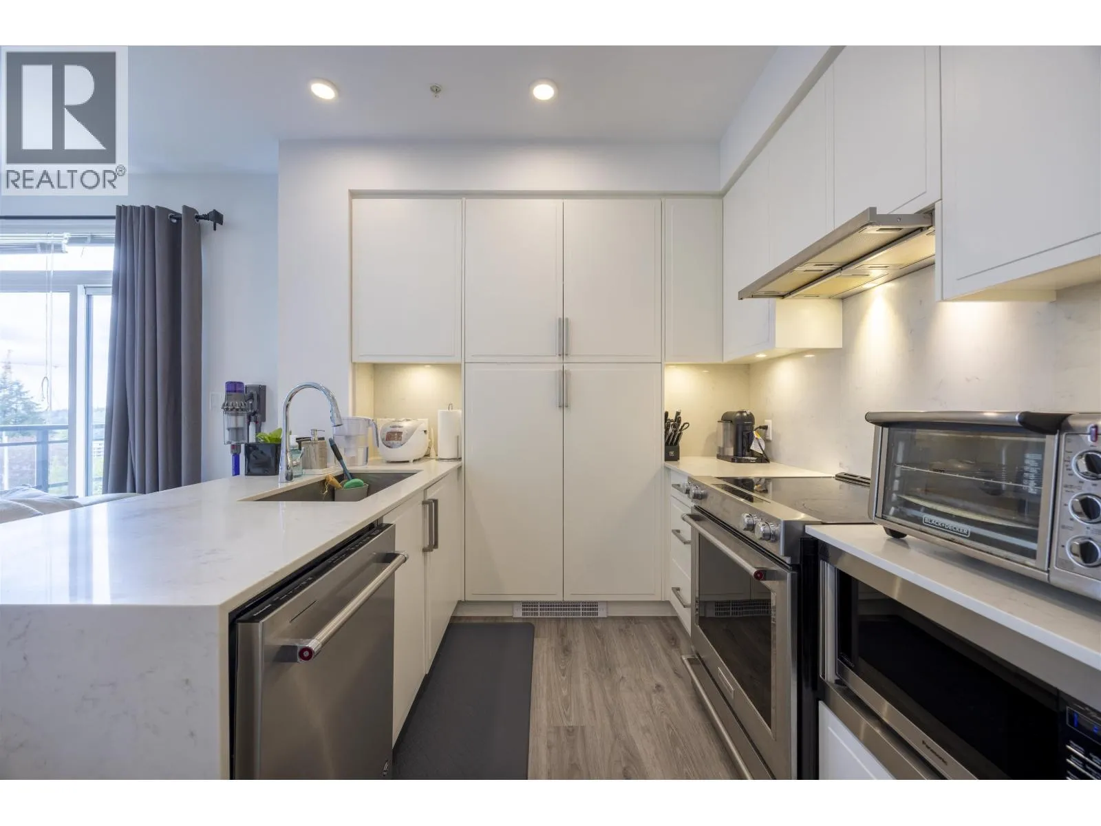 Apartment for rent: 606 700 Clarke Road, Coquitlam, British Columbia V3J 0K5