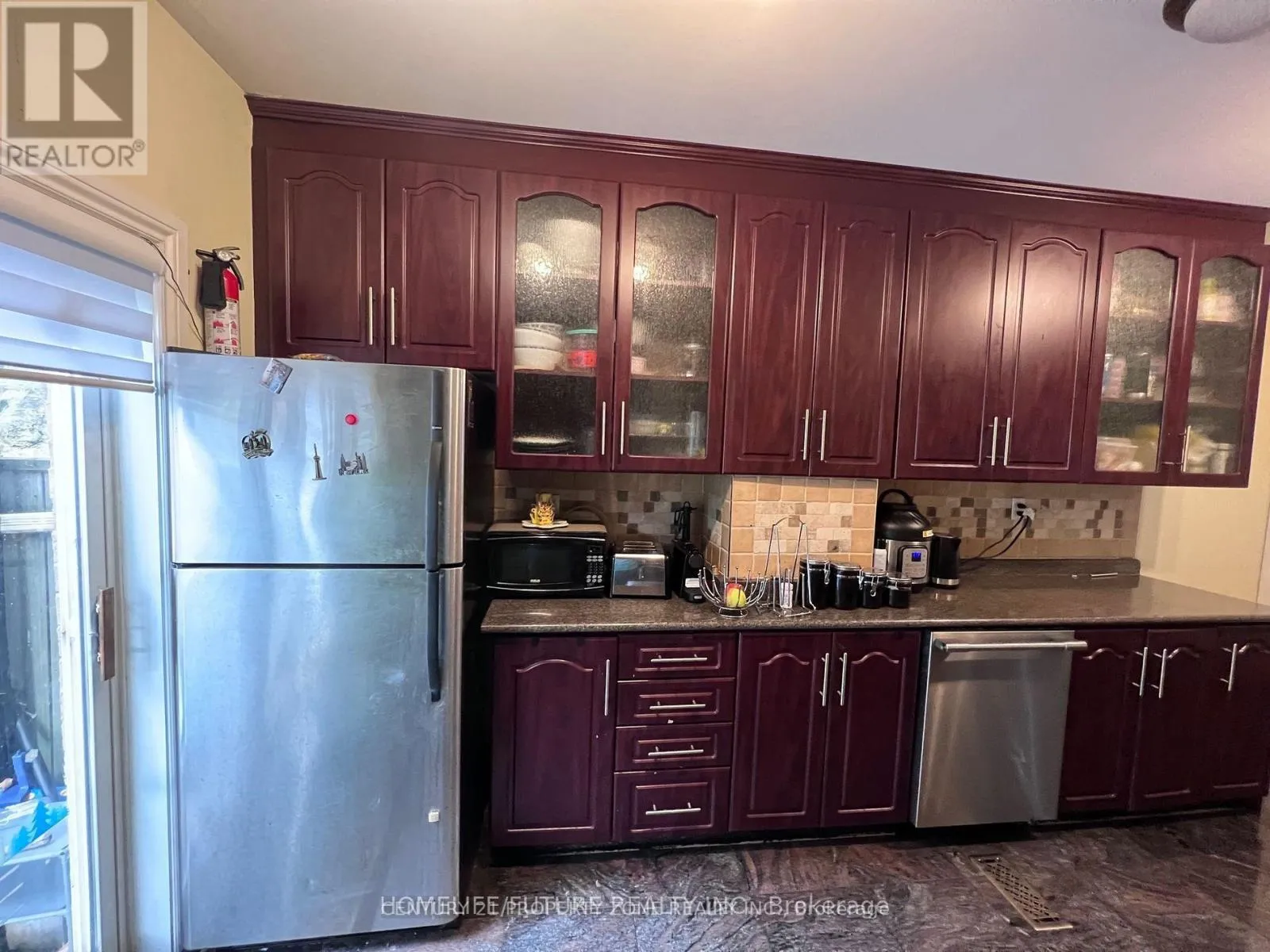 House for rent: 606 Pape Avenue, Toronto, Ontario M4K 3R8