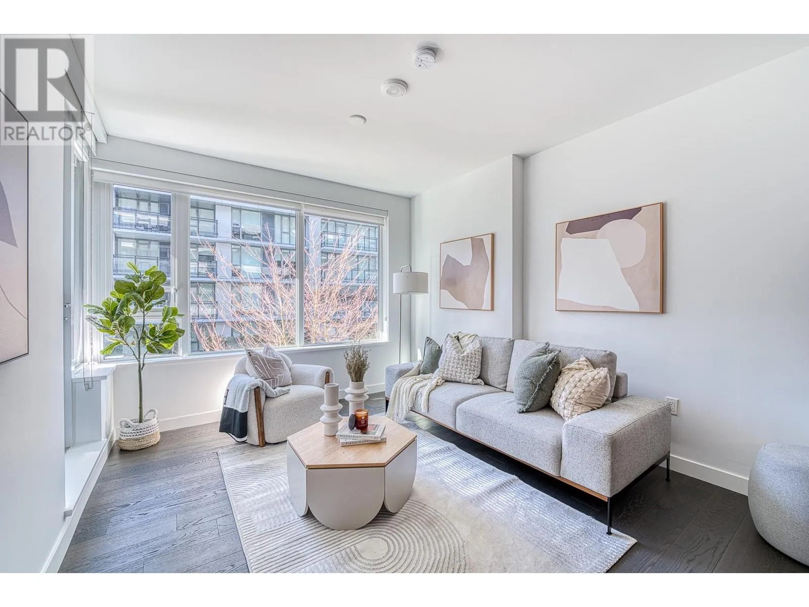 Apartment for rent: 607 8160 Mcmyn Way, Richmond, British Columbia V6X 0V2