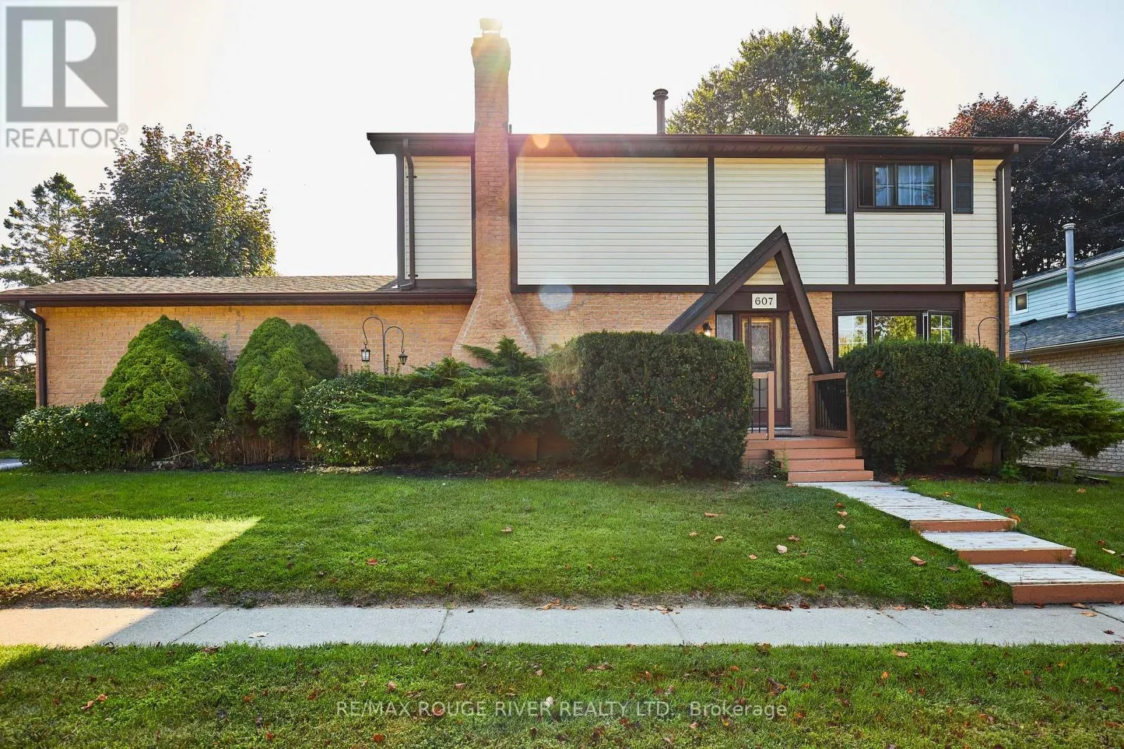 House for rent: 607 Carlisle Street, Cobourg, Ontario K9A 4Y4