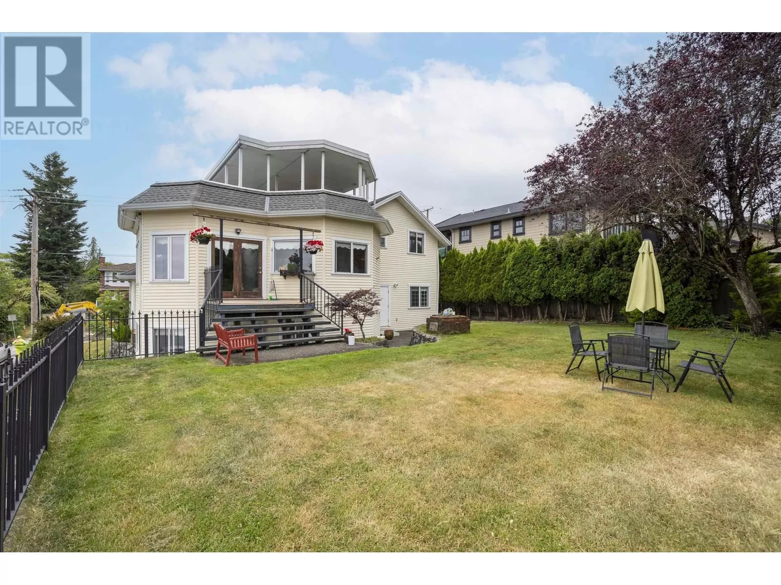 House for rent: 607 Eighteenth Street, New Westminster, British Columbia V3M 4T1