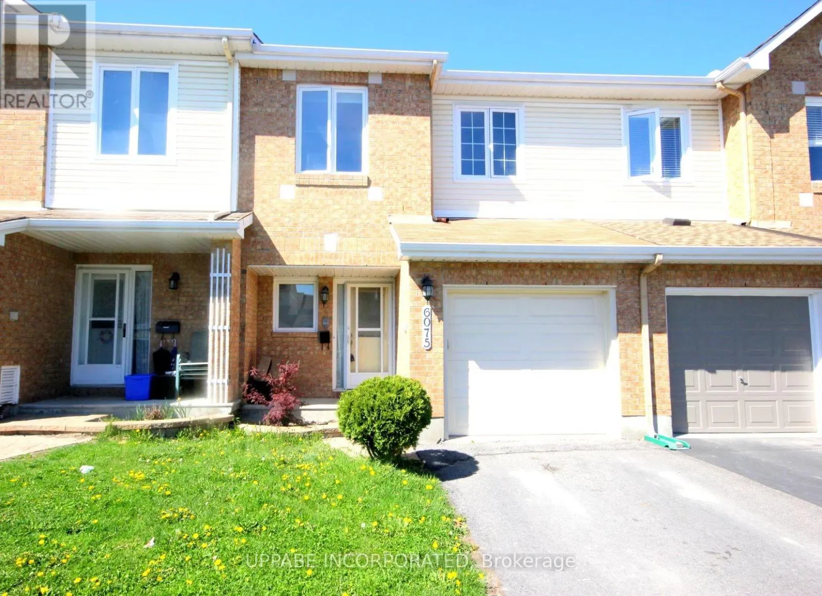 Row / Townhouse for rent: 6075 Pineglade Crescent, Ottawa, Ontario K1W 1H1