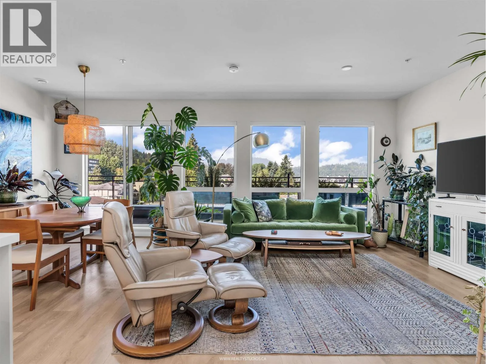 Apartment for rent: 608 3018 St George Street, Port Moody, British Columbia V3H 0L4