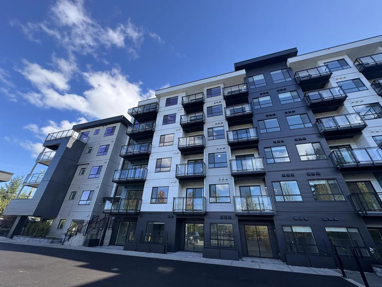 Apartment for rent: 608 33886 Pine St, Abbotsford, British Columbia V2S 2P3