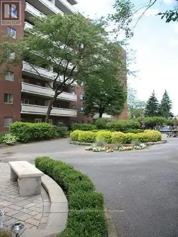 Apartment for rent: 608 - 608 Lake Street, St. Catharines, Ontario L2N 5S9