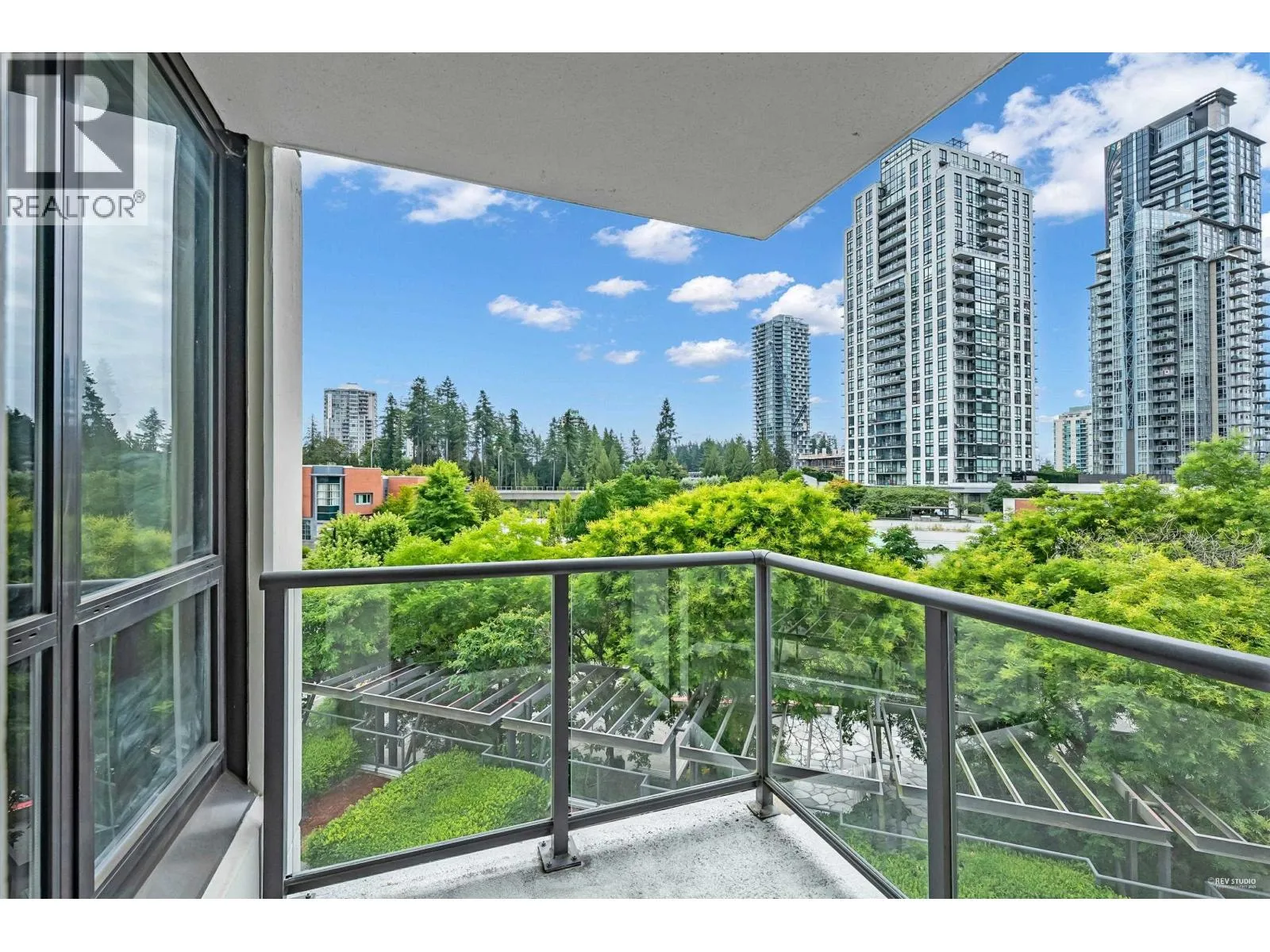 Apartment for rent: 609 2982 Burlington Drive, Coquitlam, British Columbia V3B 0B3