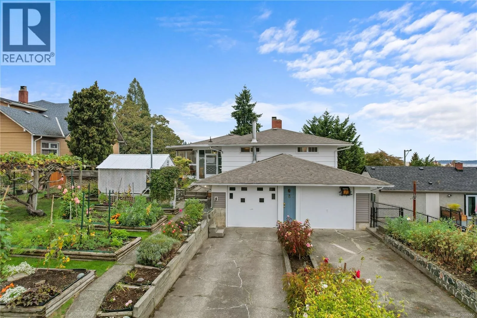 House for rent: 609 Milton St, Nanaimo, British Columbia V9R 2L4