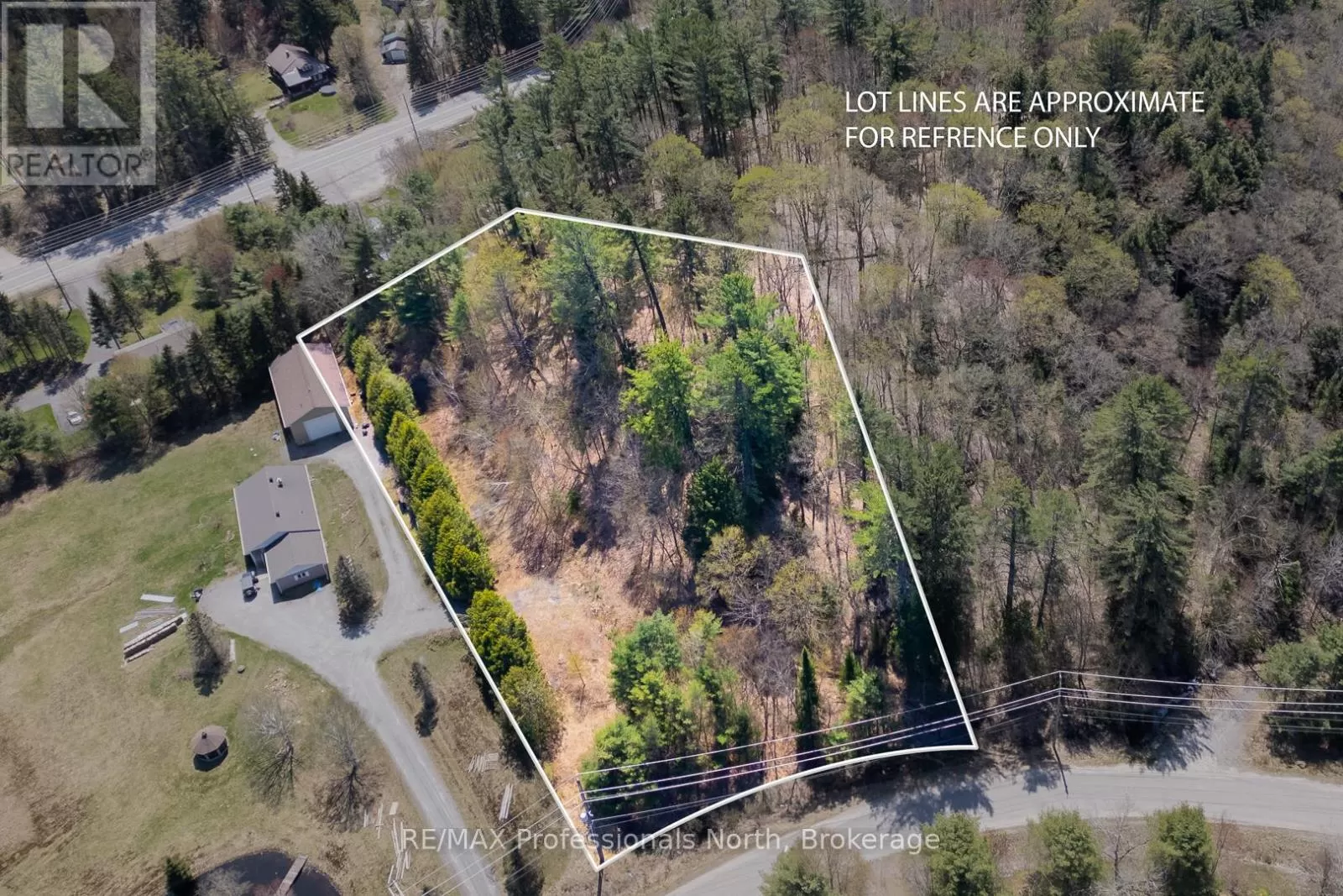 61 Clarkes Lane, Huntsville, Ontario P0B 1M0