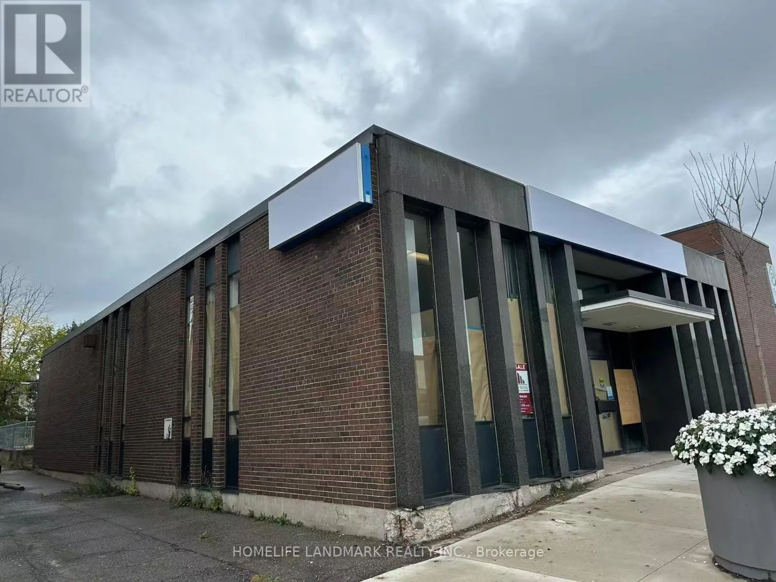 61 Jarvis Street, Fort Erie, Ontario L2A 2S3