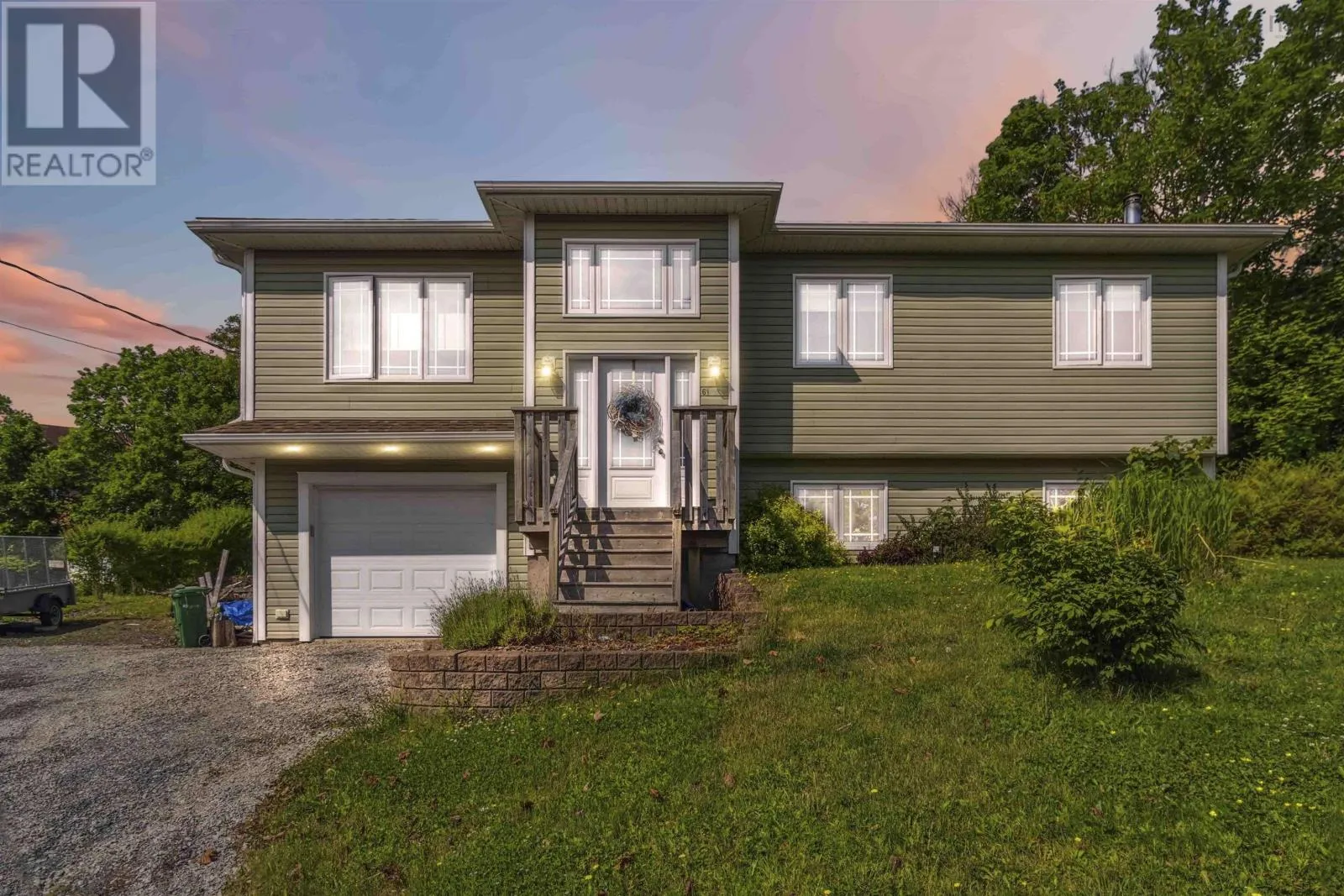 House for rent: 61 Maple Avenue, Lunenburg, Nova Scotia B0J 2C0